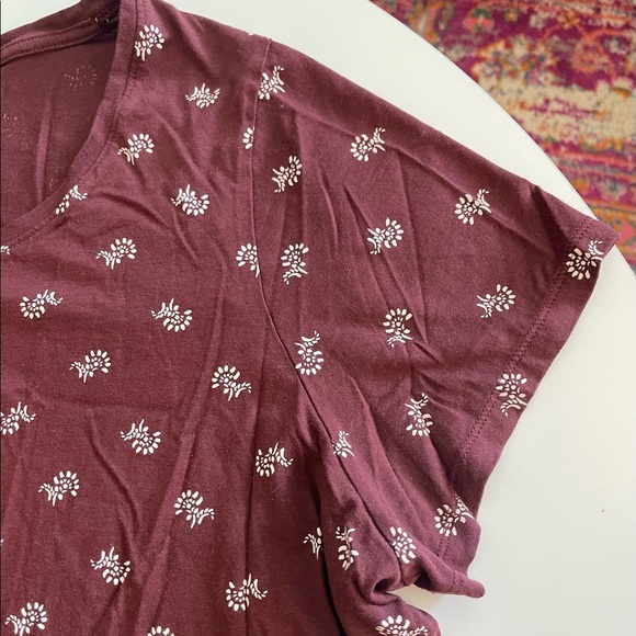 Old Navy Short Sleeve Dark Maroon Floral Tee - Picture 3 of 4